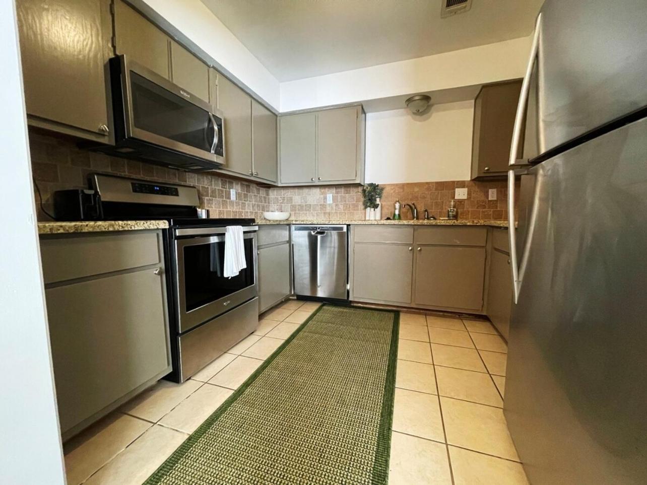 Brilliant & Beautiful Bnb Apartment! B คอลเลจสเตชัน ภายนอก รูปภาพ
