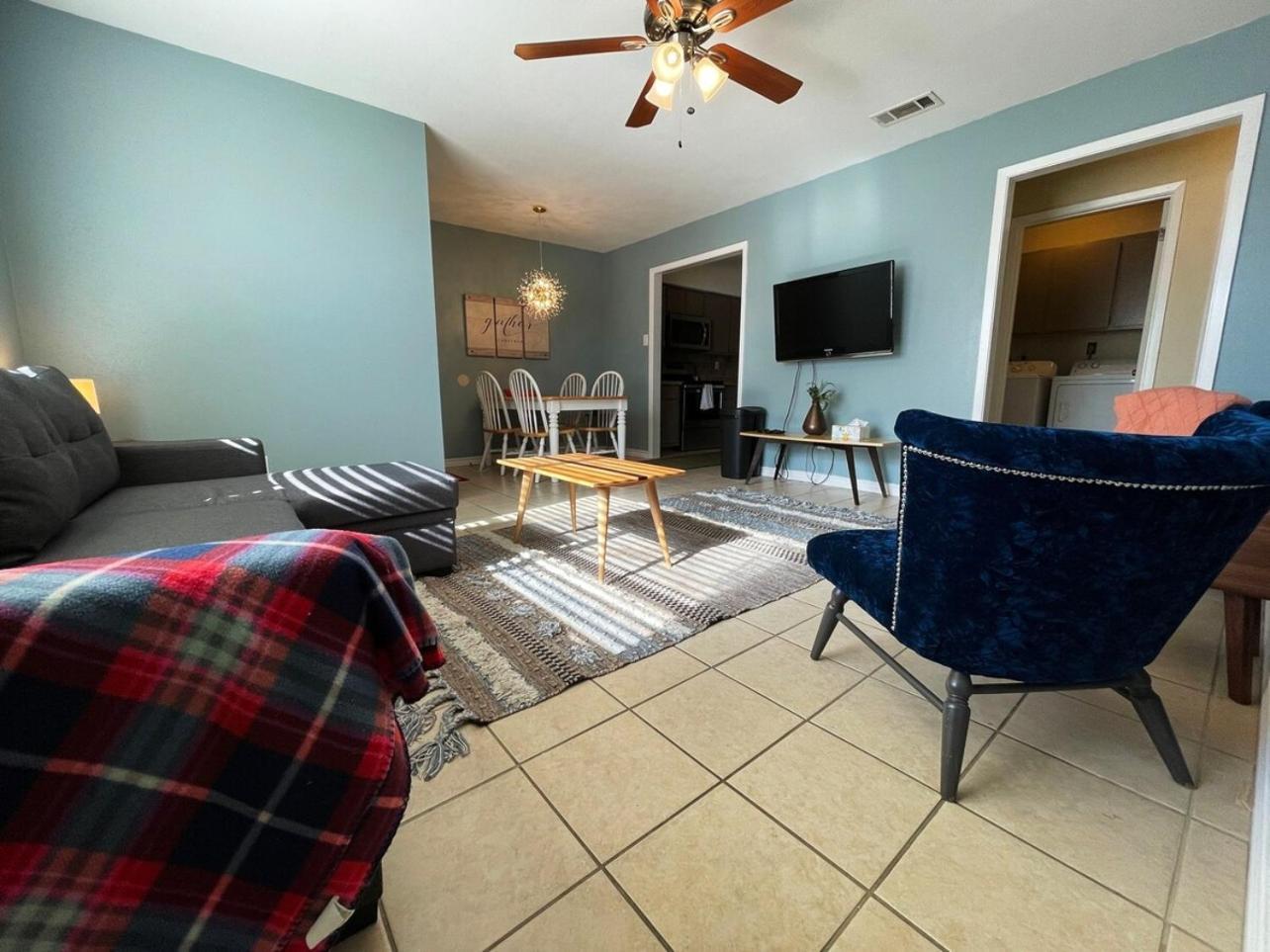 Brilliant & Beautiful Bnb Apartment! B คอลเลจสเตชัน ภายนอก รูปภาพ
